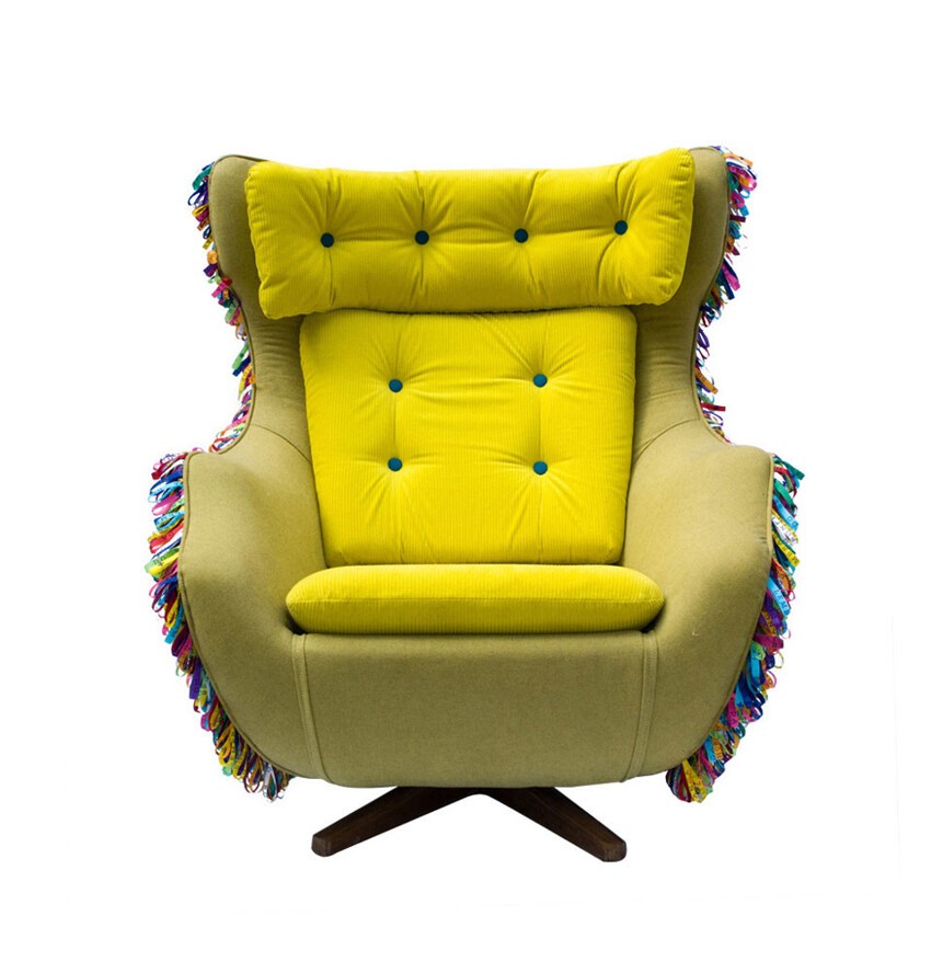 Волосатое цветное кресло. Дизайнеры из 20age