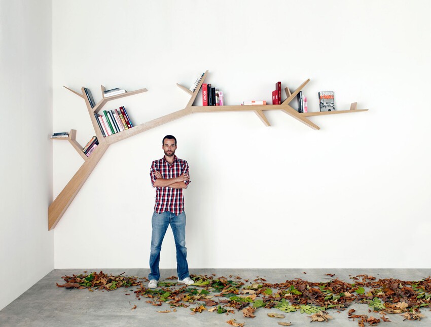 Книжные полки в виде ветки дерева. Дизайнер Olivier Dollé