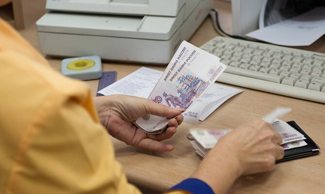Минфин ЛНР будет выплачивать пенсии и зарплаты в рублях