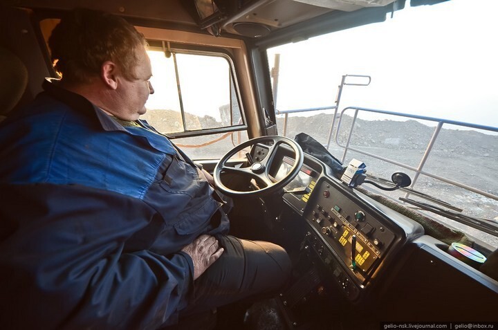 "БелАЗ 75600" — самый большой грузовик