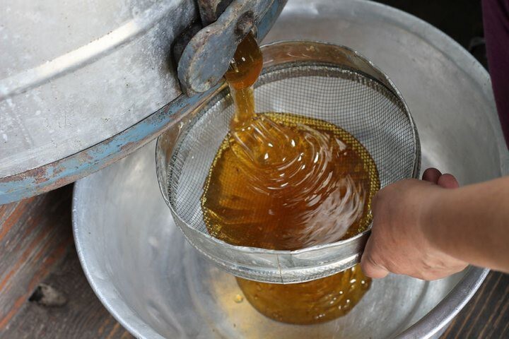 Как получают мёд