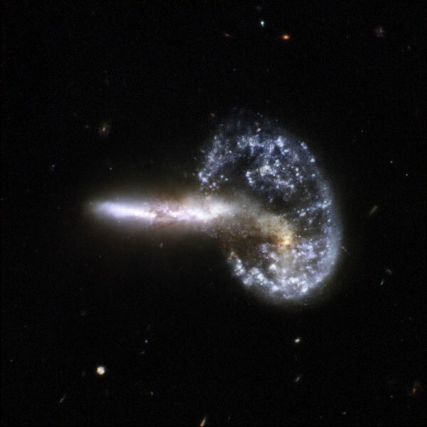 Взаимодействие галактики Arp 148, 2008 год