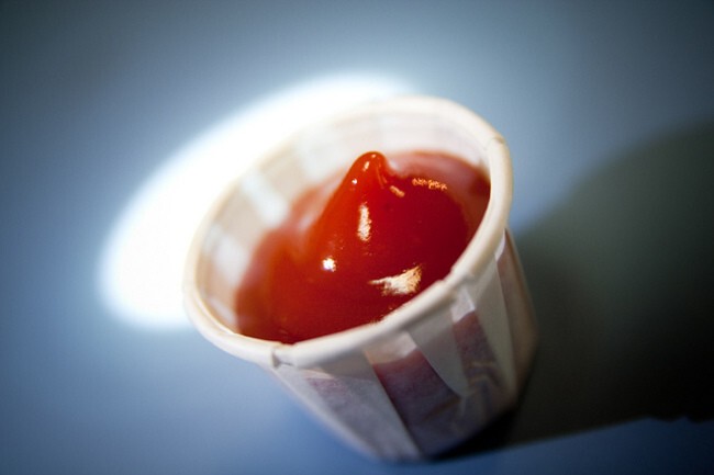 23. Во Франции запрещено есть кетчуп во время обеда