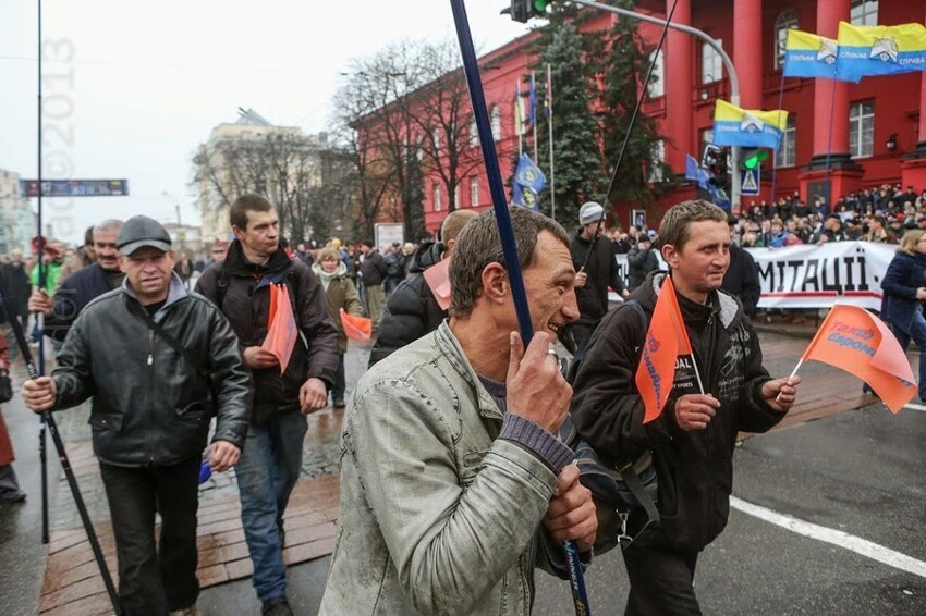 А все вместе они за "Евромайдан!"