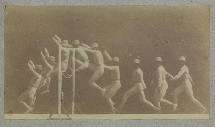 Комбинированный снимок прыжка через перекладину, 1892 год.