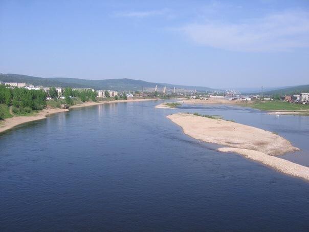 Река Лена на самодельном плоту