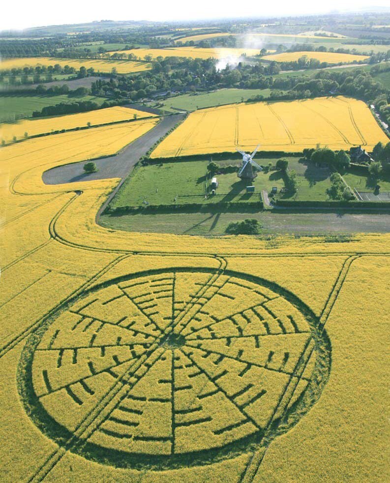 А вскоре, 22 мая 2010 года, в Wilton Windmill, Wiltshire (Великобритания) появился новый интересный круг