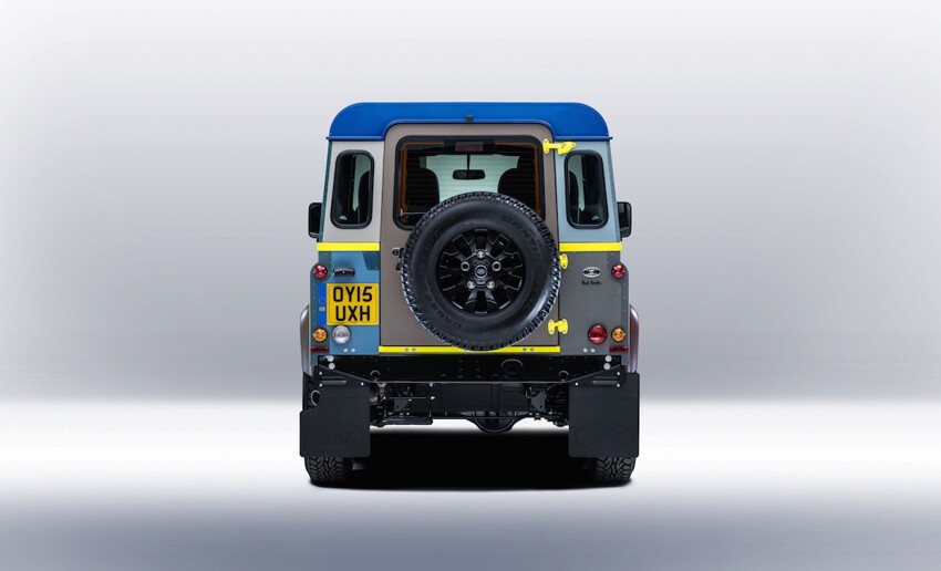 Модельер создал специальную версию Land Rover Defender