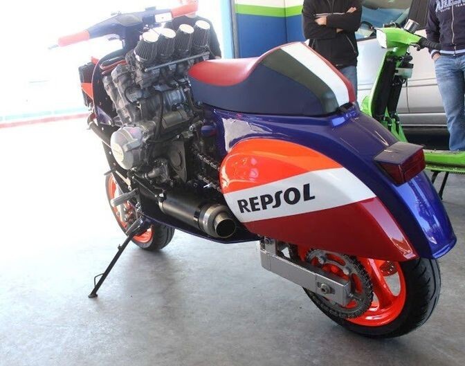 Тырчик Vespa Repsol CBR с литровым мотором