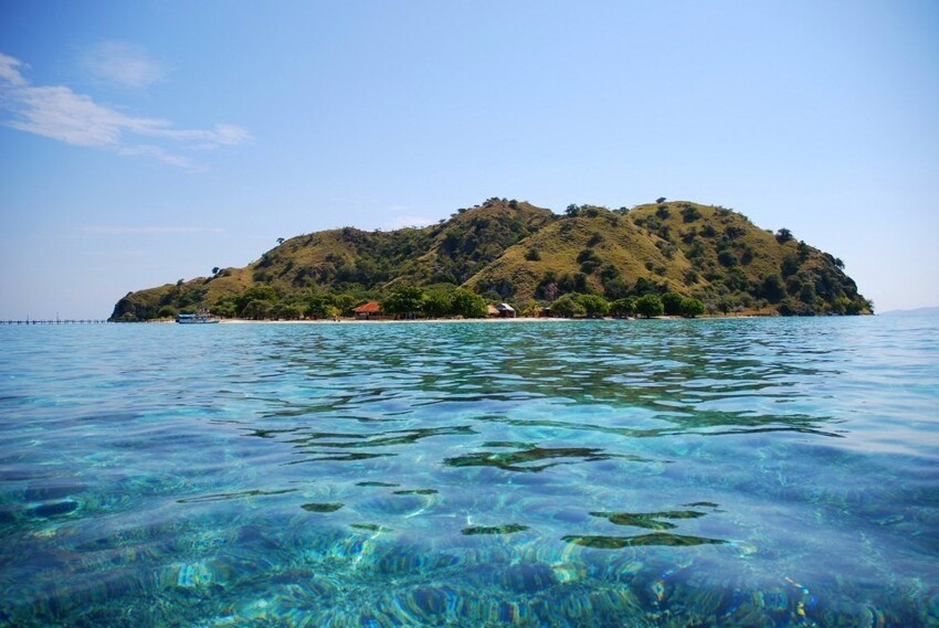 10. Если вы любите  кристально чистую воду с кипящей в ней жизнью морских обитателей, то добро пожаловать в Индонезию
