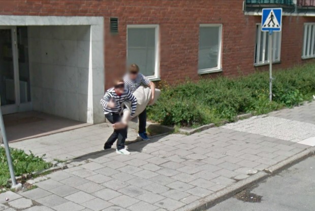 Самые необычные кадры Google Street View по всему миру