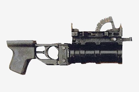 Подствольный гранатомет ГП-30 имеет название “Обувка”. Он может стрелять тремя типами гранат – осколочными обычными (ВОГ-25), «прыгающими» (ВОГ-25П) и «несмертельными» гранатами «Гвоздь» со слезоточивым газом.