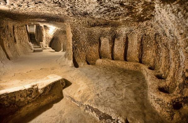 Massive ancient underground city discovered in Turkey‘s Nevşehir which is known world-wide for its Fairy Chimneys + ‘ pic.twitter.com/bQukiNiu9k