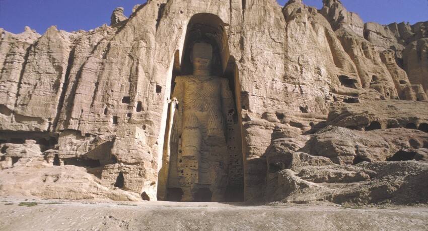 Самые известные гигантские статуи, высеченные в скалах 