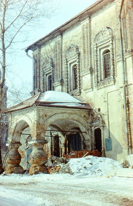 1976 Крыльцо церкви св. Владимира в Старых Садах