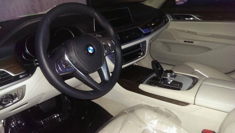Тестовый BMW 7-series столкнулся с полицейской машиной