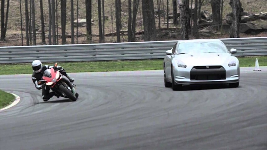 Nissan GT R vs BMW S1000RR vs Yamaha R1 