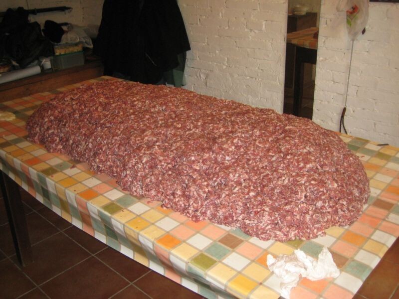 Колбаса домашнего производства от итальянской семьи