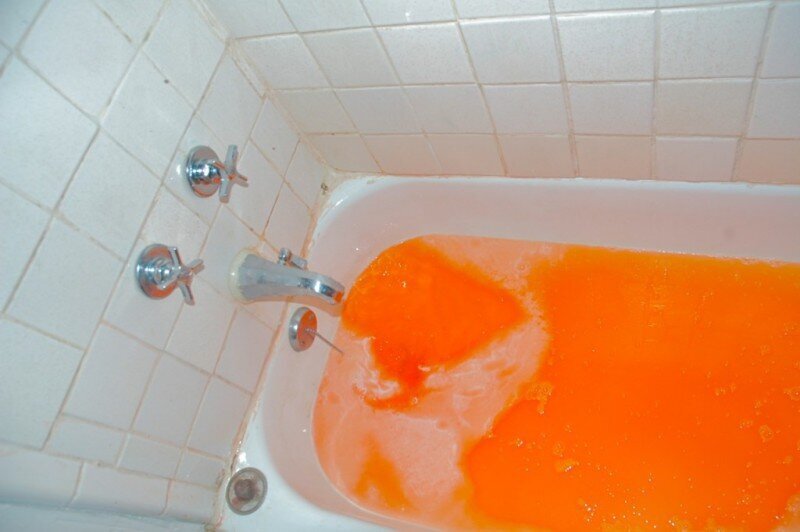 1. В Калифорнии есть апельсины во время принятия ванны считается незаконным