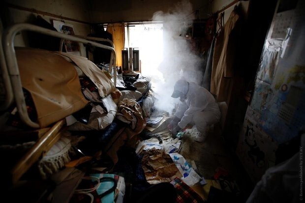 Наедине со смертью: кто убирает квартиры одиноко умерших японцев 
