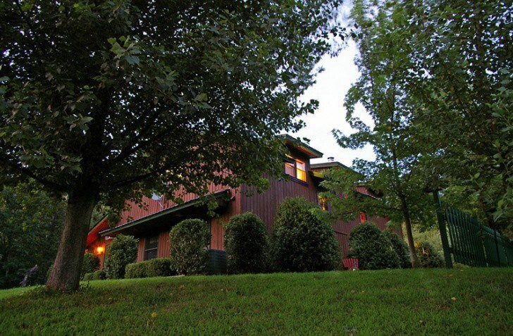 2. Cedar House Inn & Yurts (Дахлонега, Джорджия, США)