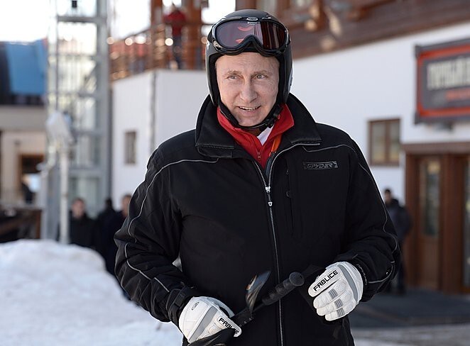 Путин неудачно покатался на лыжах
