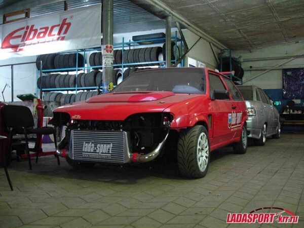 Nissan GT-R 35  vs ВАЗ 2108 Турбо 4WD