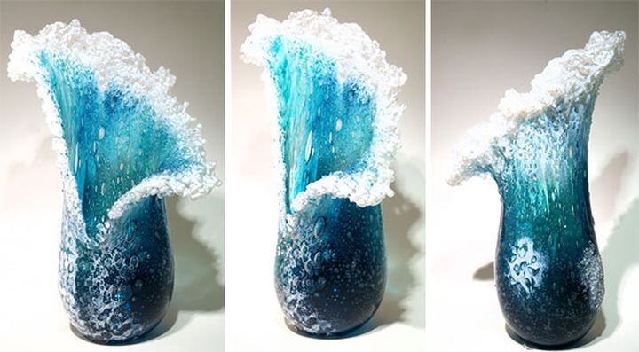 Величественные вазы, напоминающие океанские волны 