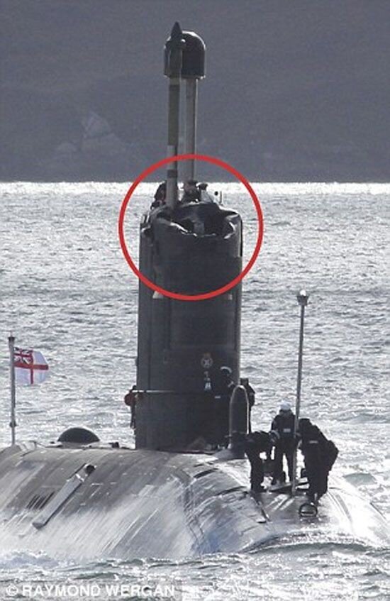 Британская атомная субмарина HMS Talent "загляделась" на маневры росси