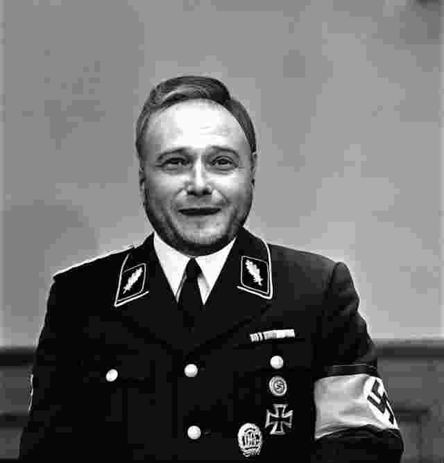 Фото из личного дела "истинный арииц" 