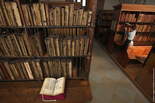 Как раньше защищали книги в библиотеках от кражи 