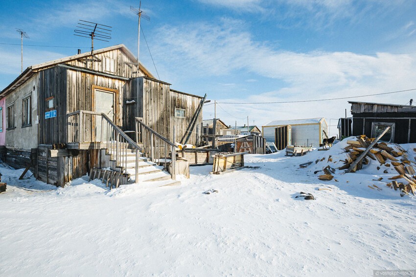 Доставка почты на крайний север по льду Лены