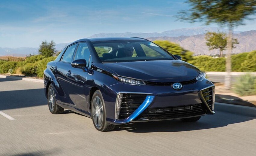 Toyota Mirai — водородный седан