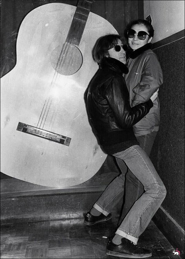 Джон Леннон с супругой Йоко Оно