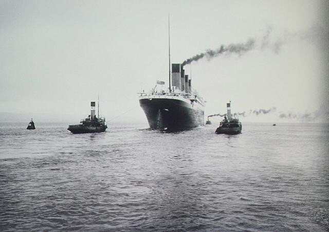 Титаник отправляется в свое первое и последнее путешествие. 1912 г