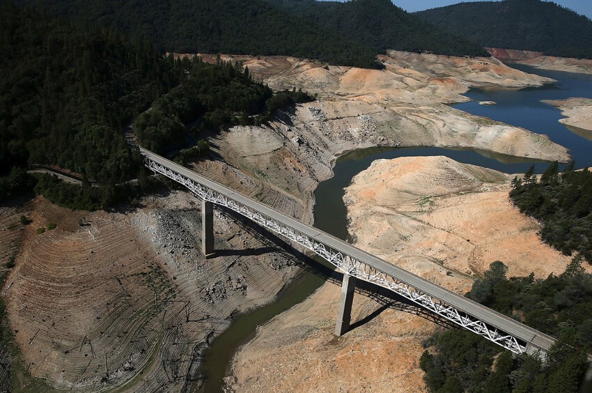 Из-за засухи в Калифорнии впервые ограничили потребление воды