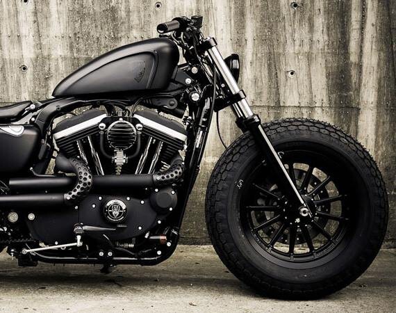 Кастом на базе Harley-Davidson Sportster Iron 883