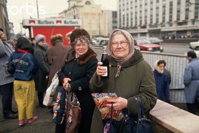 Продуктовый дефицит и уличная торговля в Москве в начале 90-х