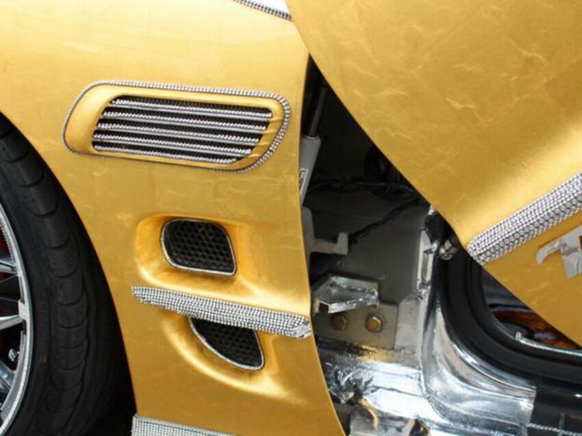 Золотой Pontiac Trans AM дороже Bugatti Veyron