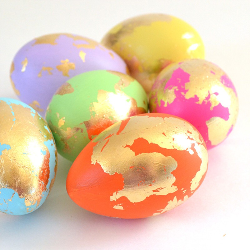 Несколько интересных способов покраски пасхальных яиц