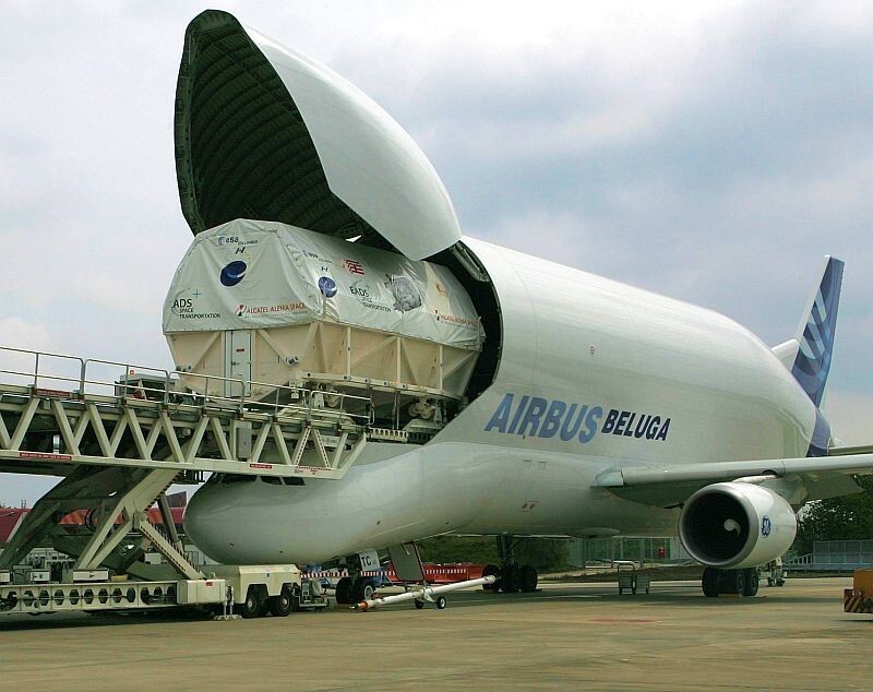 Удивительный самолет Airbus A300-600ST (BELUGA)