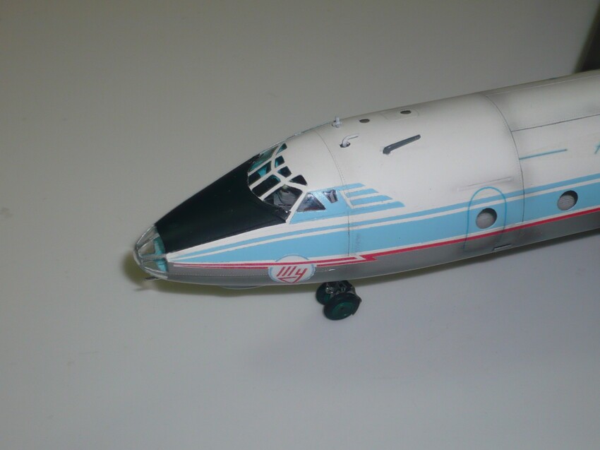 Модель самолета Ту-124