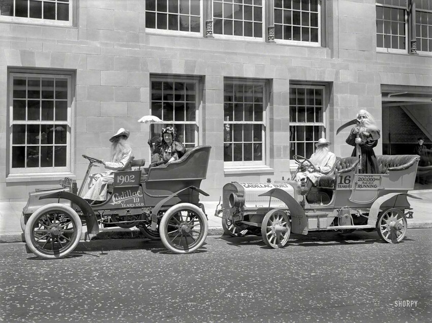 Они все еще продолжают работать! Старые автомобили Cadillac образца 1902 и 1905 года (1921 год)