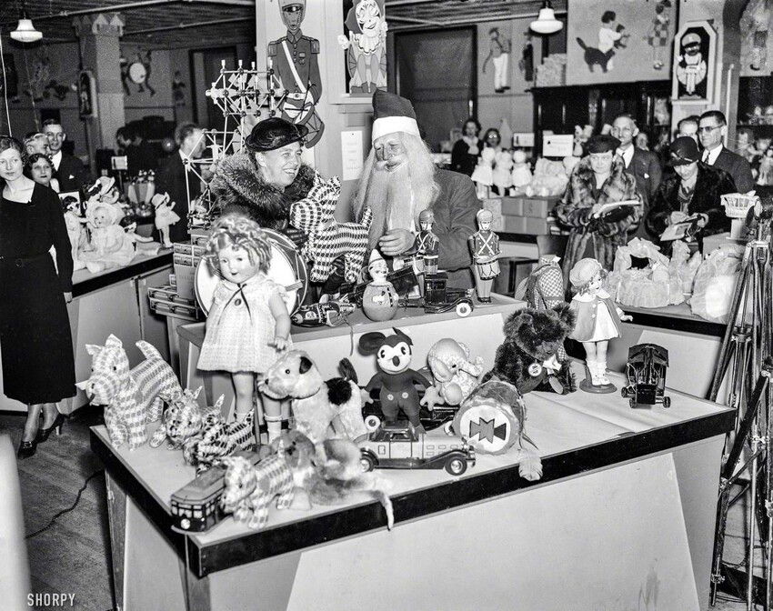 В магазине игрушек (1934 год)