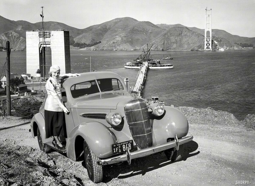 Олдсмобиль у места строительства моста Золотые Ворота (1935 год)