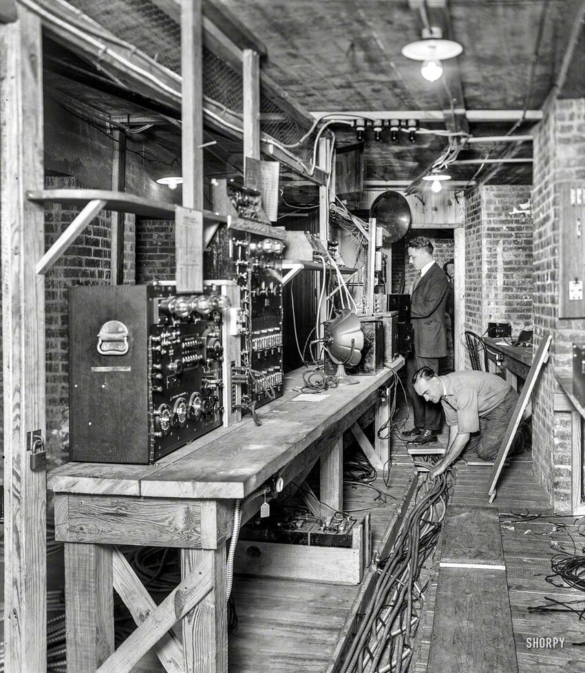 Междугородняя телефон станция и ее технический персонал (1921 год)