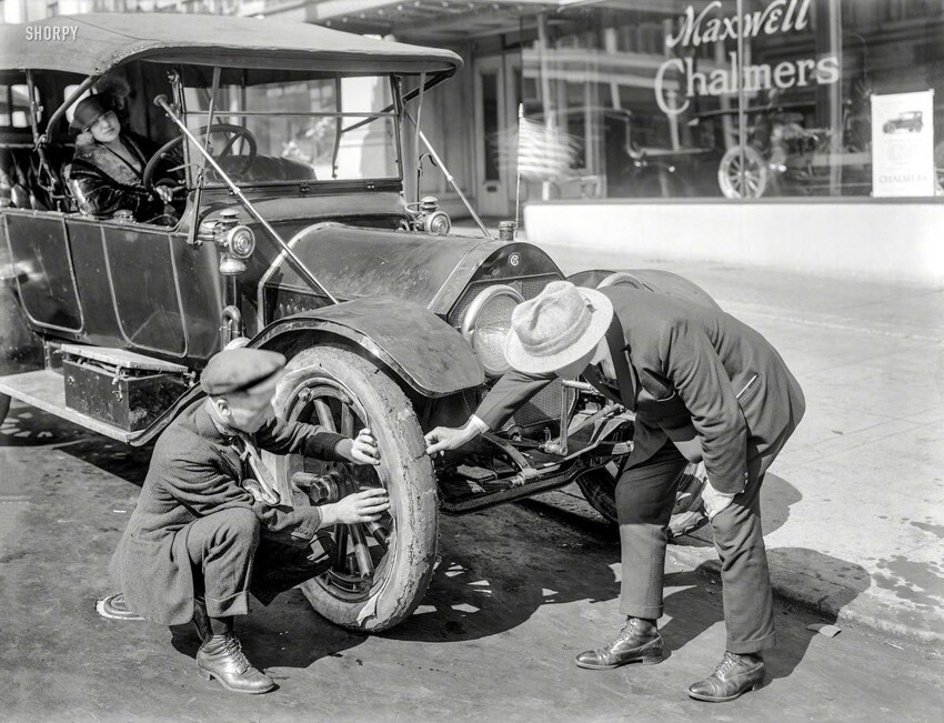 Случай в дороге: Рваная покрышка (1922 год)