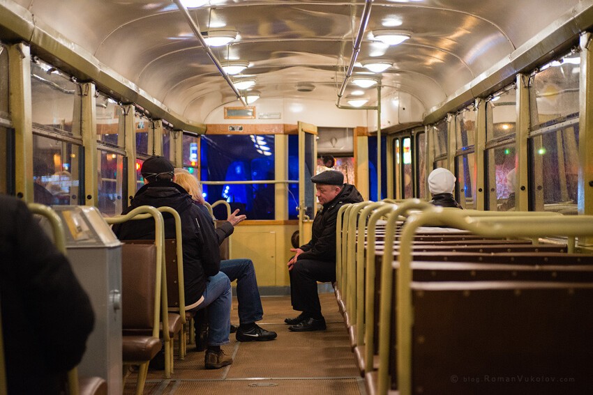 На старинном трамвае по ночной Москве