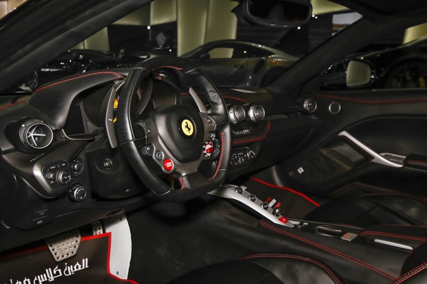 Черный-пречерный N-Largo Ferrari F12 Berlinetta Novitec Rosso