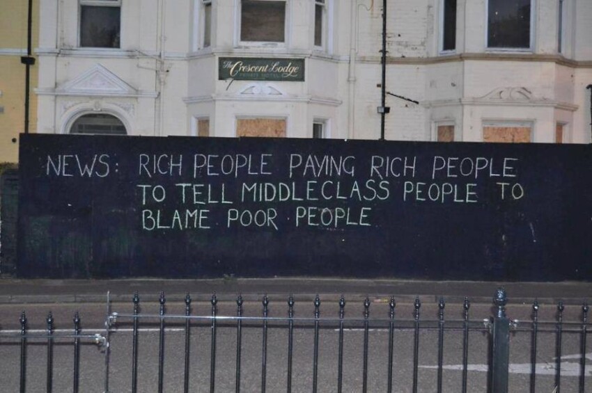 18. "Новости: Богатые люди платят богатым, чтобы те сказали среднему классу, что нужно винить бедных людей"